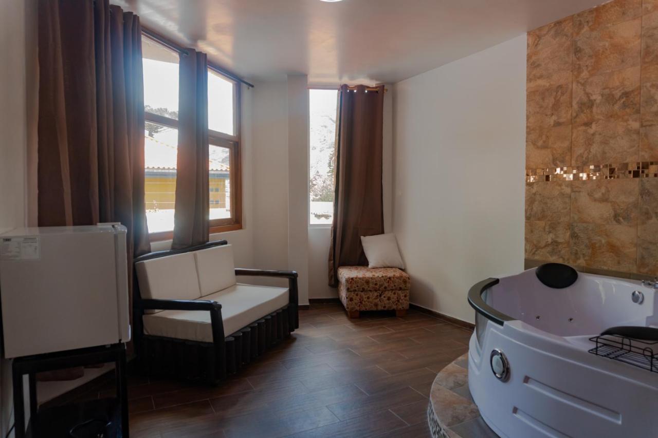 Hotel De Mi Pueblo Баньос Экстерьер фото